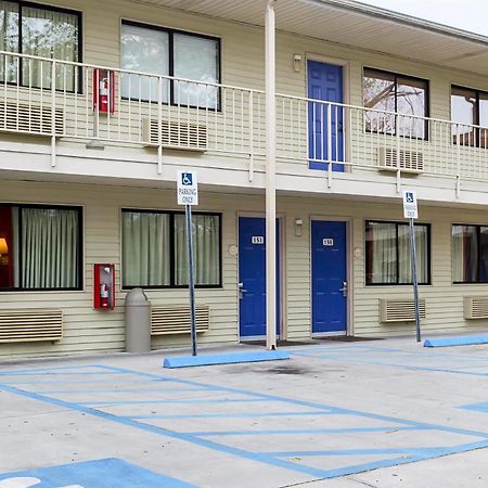 West Ashley Inn Чарлстън Екстериор снимка