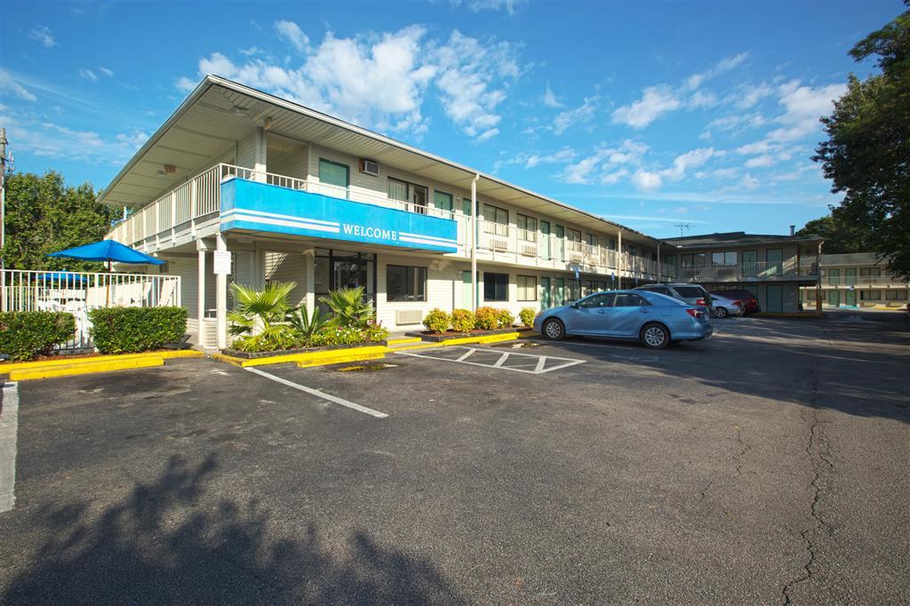 West Ashley Inn Чарлстън Екстериор снимка
