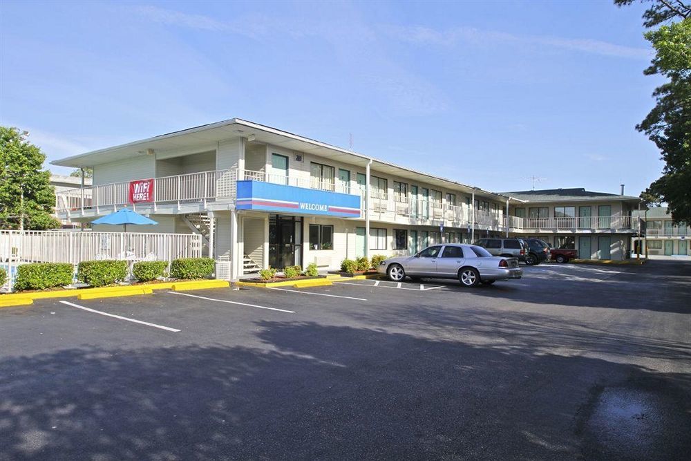 West Ashley Inn Чарлстън Екстериор снимка