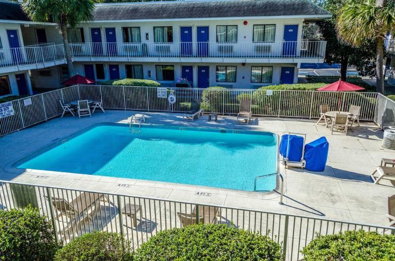 West Ashley Inn Чарлстън Екстериор снимка